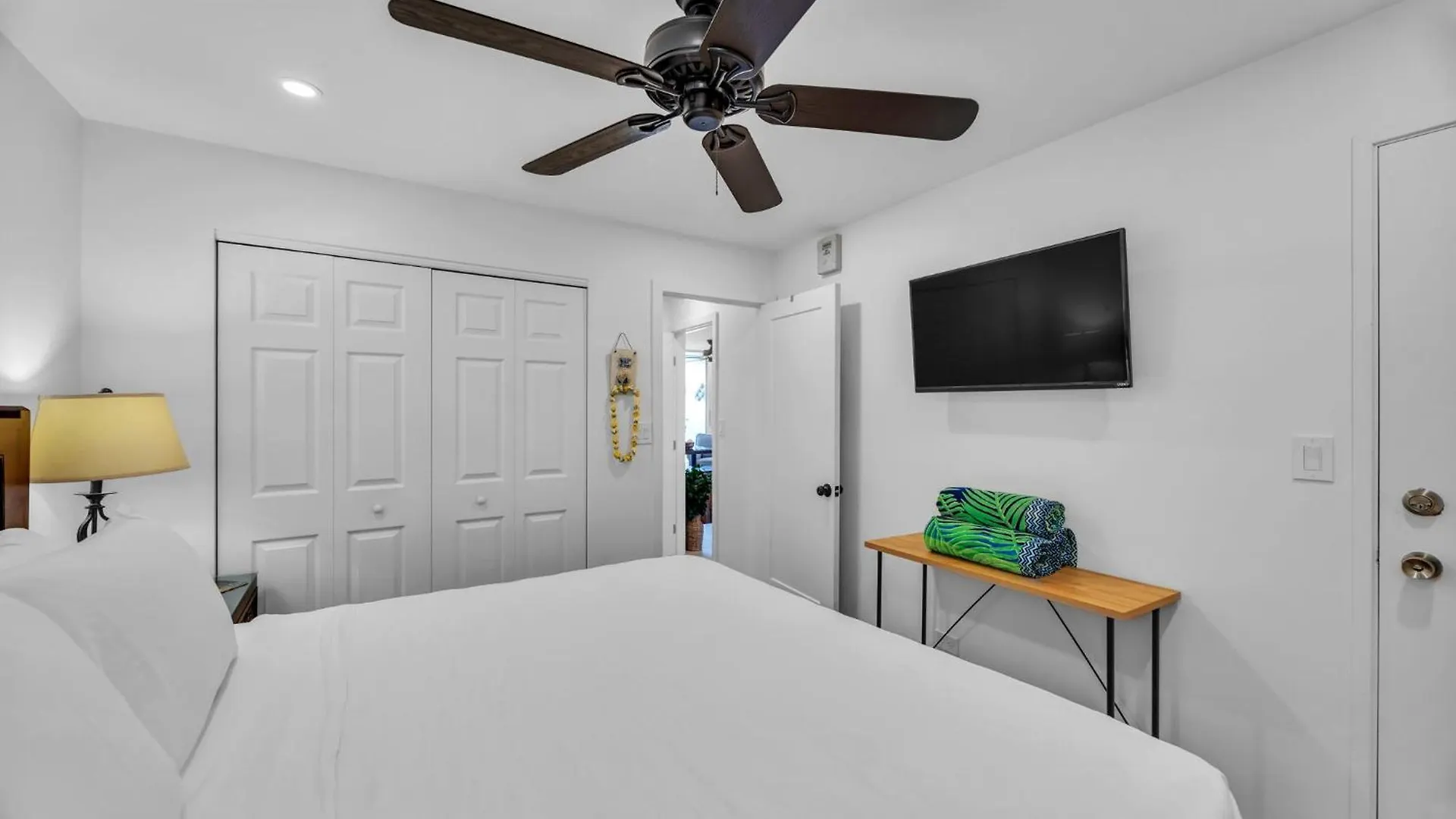 Watch Whales And Sunsets From Your Bed - Double Master Sunset Suite Kihei