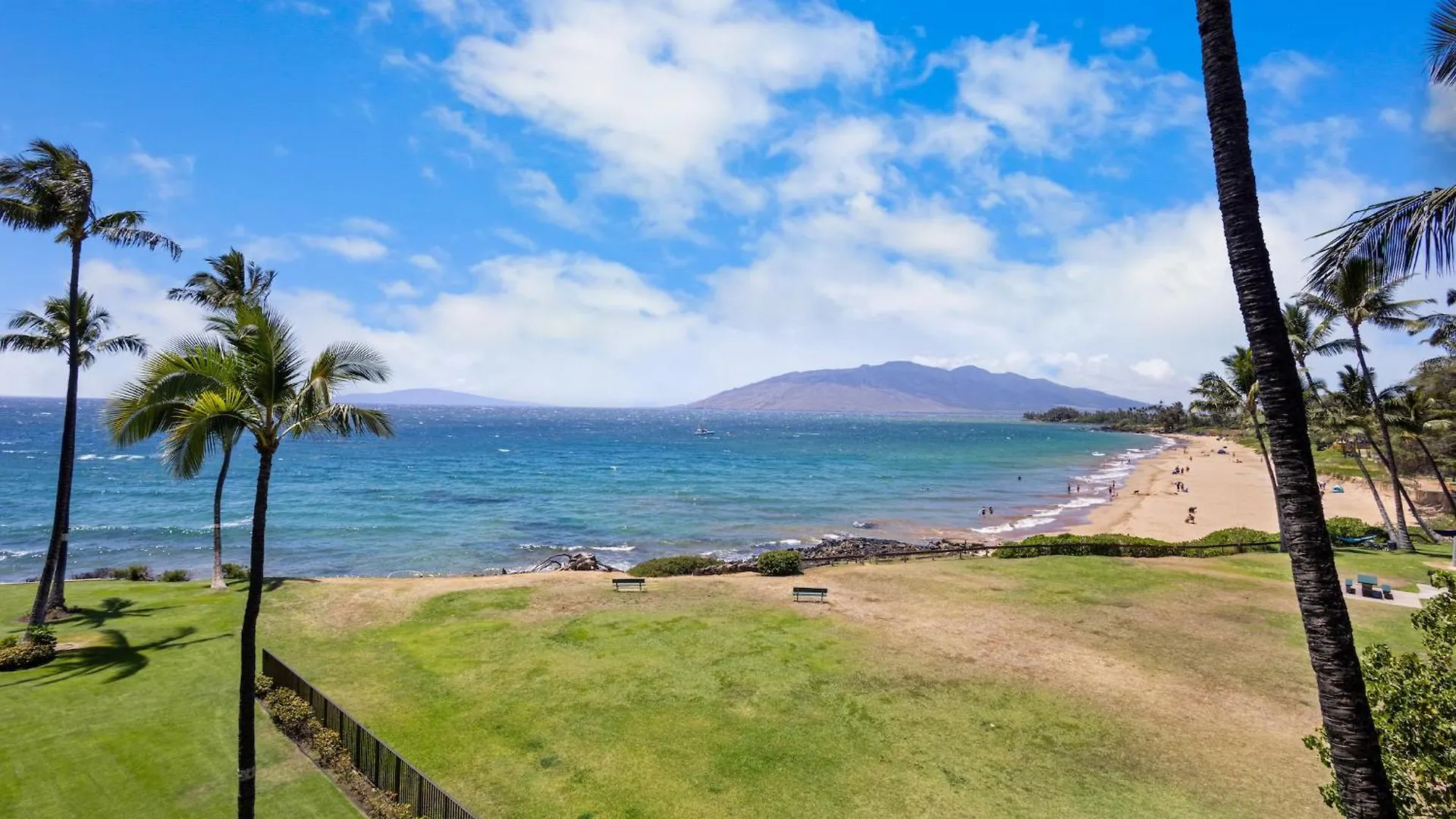 Watch Whales And Sunsets From Your Bed - Double Master Sunset Suite Kihei USA